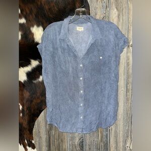 Id:23 size large Women's Blue Button-Up Top
